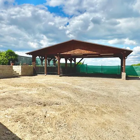 別荘 Dobcicky Dum Dubné